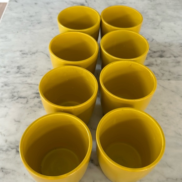 8 yellow pots - Picture 1 of 5